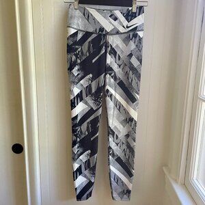 Nike Dri-Fit Abstract Print Leggings, S